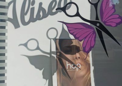 Escaparate salón de peluquería Alisea